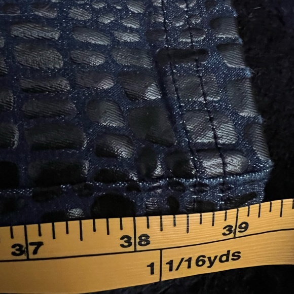 R.V.T serve piping hot, deep navy blue jeans - Picture 7 of 7